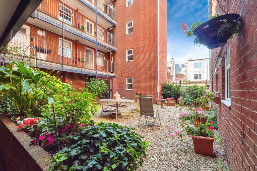 Property photo 1 of 22