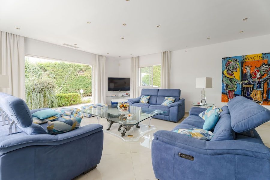 Property photo 3 of 11