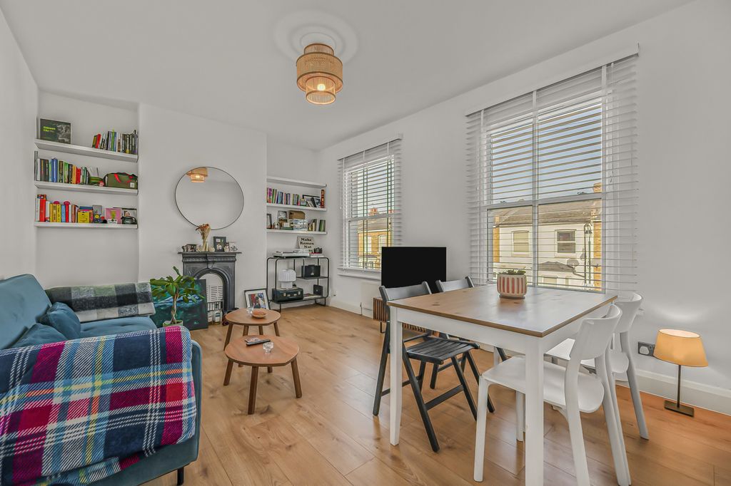 Property photo 2 of 8