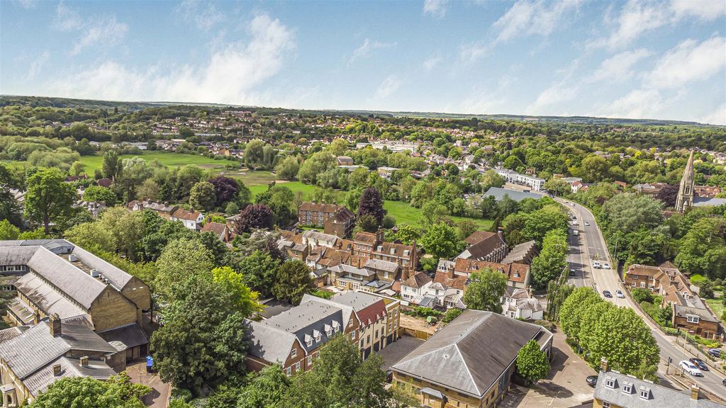 Property photo 2 of 17 9_31712.Jpg