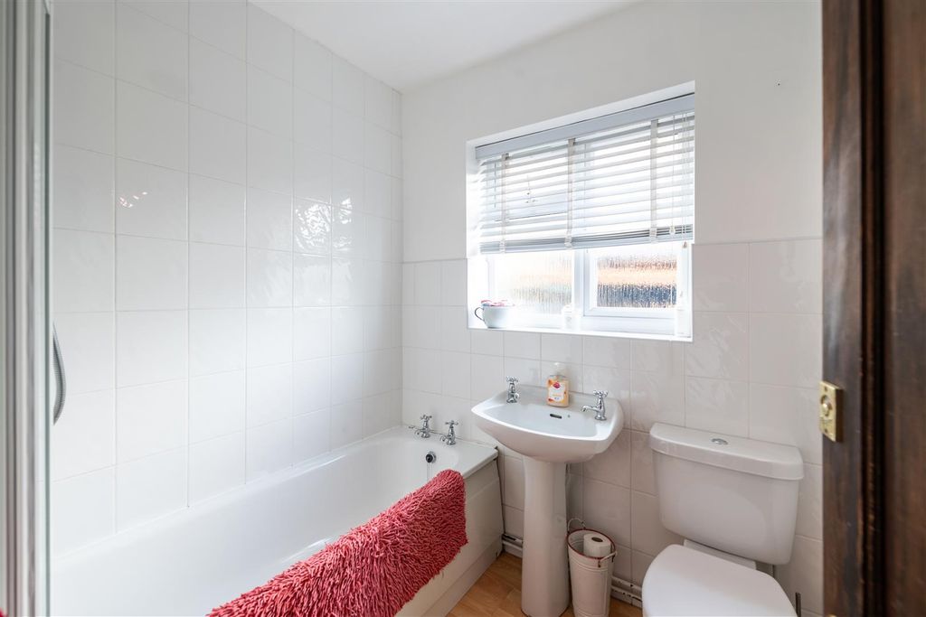 Property photo 3 of 19 120 Albert Road Internals More-5.Jpg