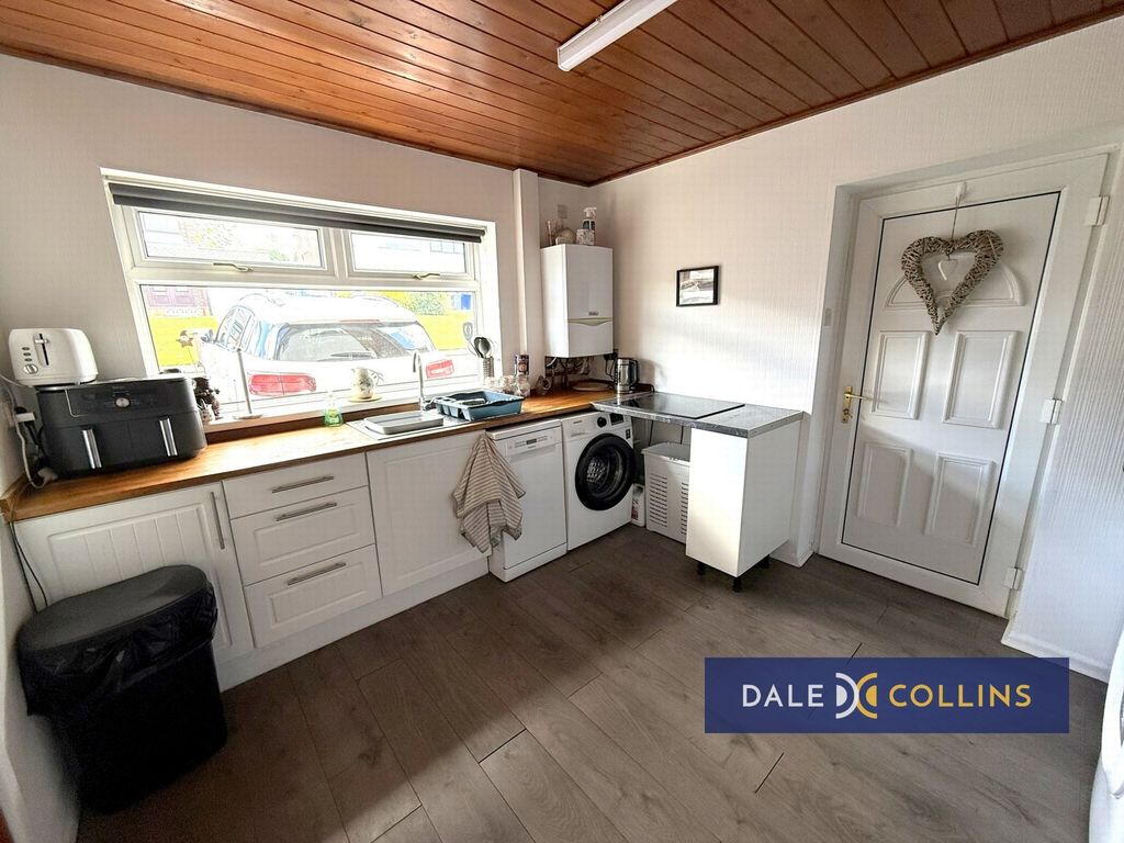 Property photo 3 of 16 Photo 10