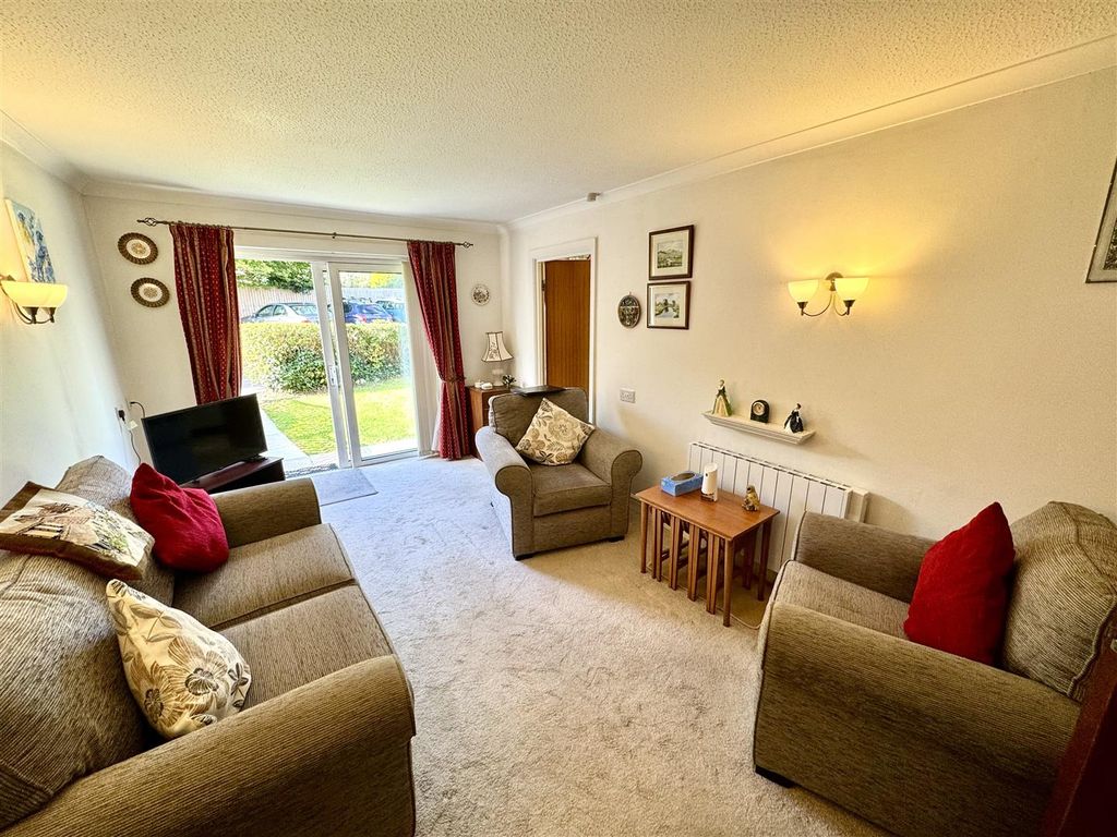 Property photo 2 of 10 Living Room