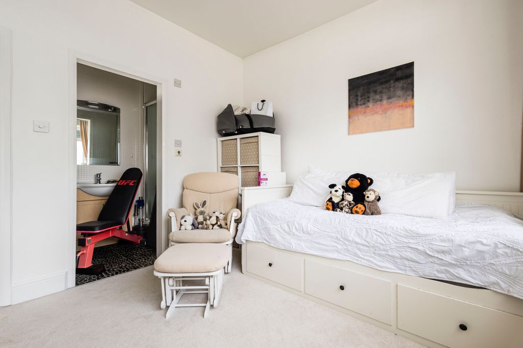 Property photo 2 of 3