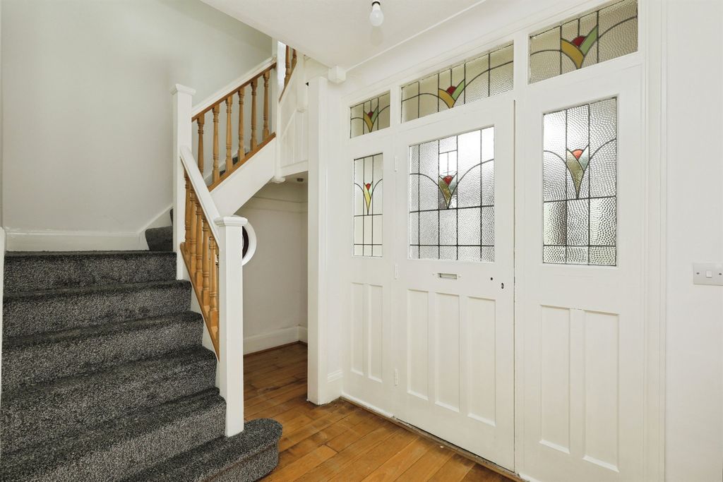 Property photo 2 of 20