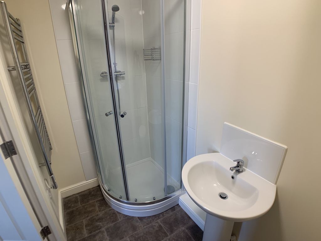 Property photo 3 of 5 Bathroom_15_Ma