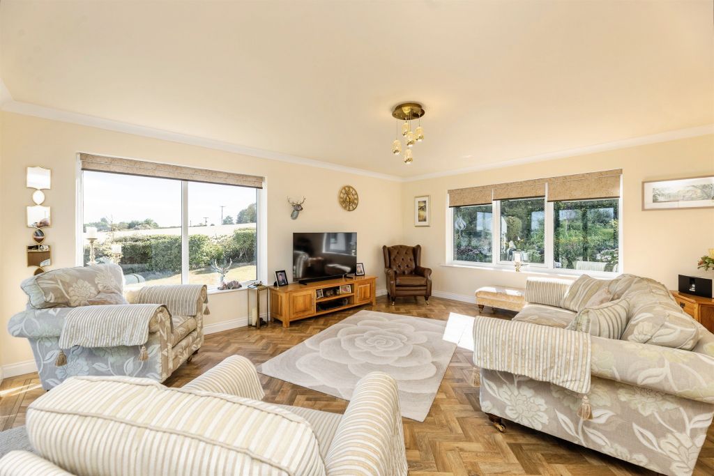Property photo 3 of 34