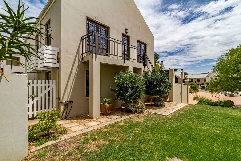 Property photo 2 of 21 St1729452