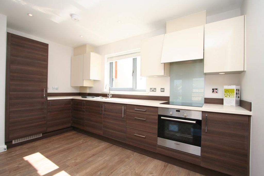 Property photo 3 of 6 Kitchen
