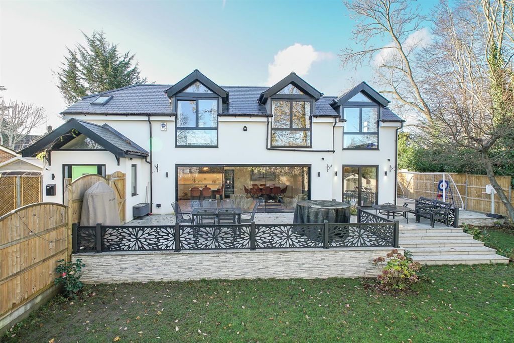 Property photo 1 of 23 Front