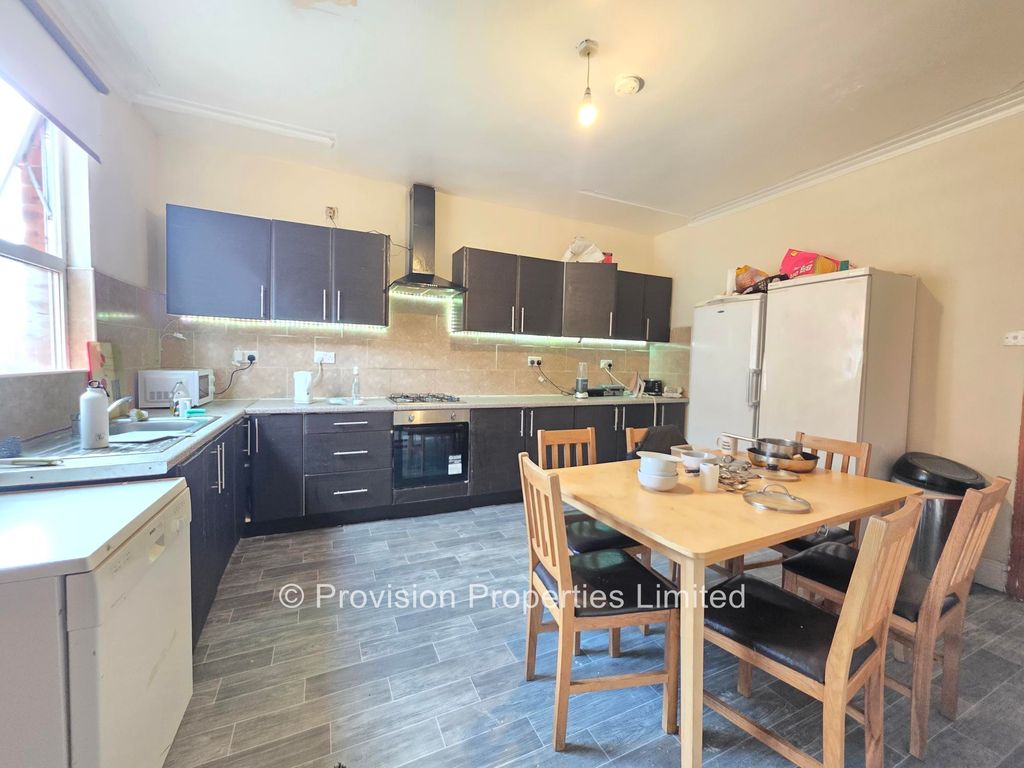 Property photo 1 of 10 Photo