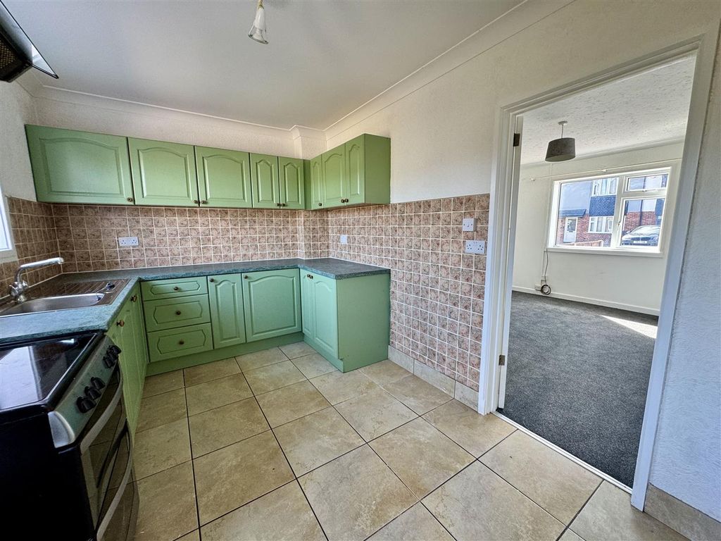 Property photo 2 of 13 Kitchen
