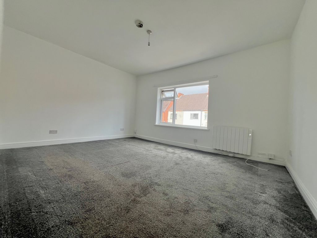 Property photo 3 of 4