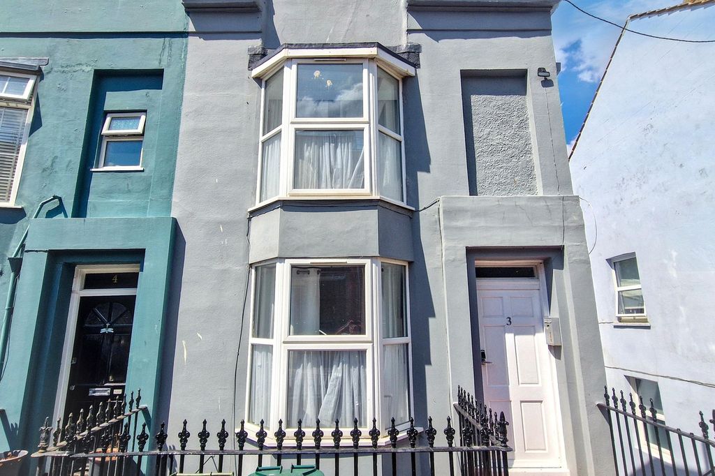 Property photo 1 of 12 3A Finsbury Road, Brighton, Bn2 9Uu
