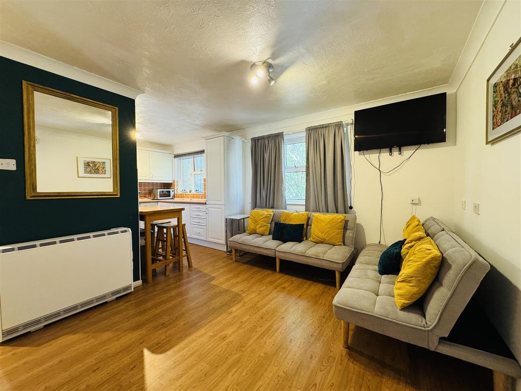 Property photo 2 of 8 Img_6327.Jpeg