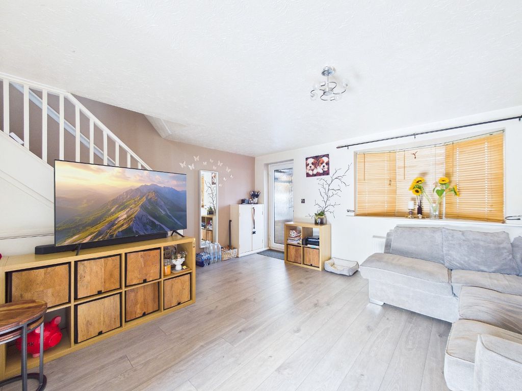 Property photo 2 of 12 5069112
