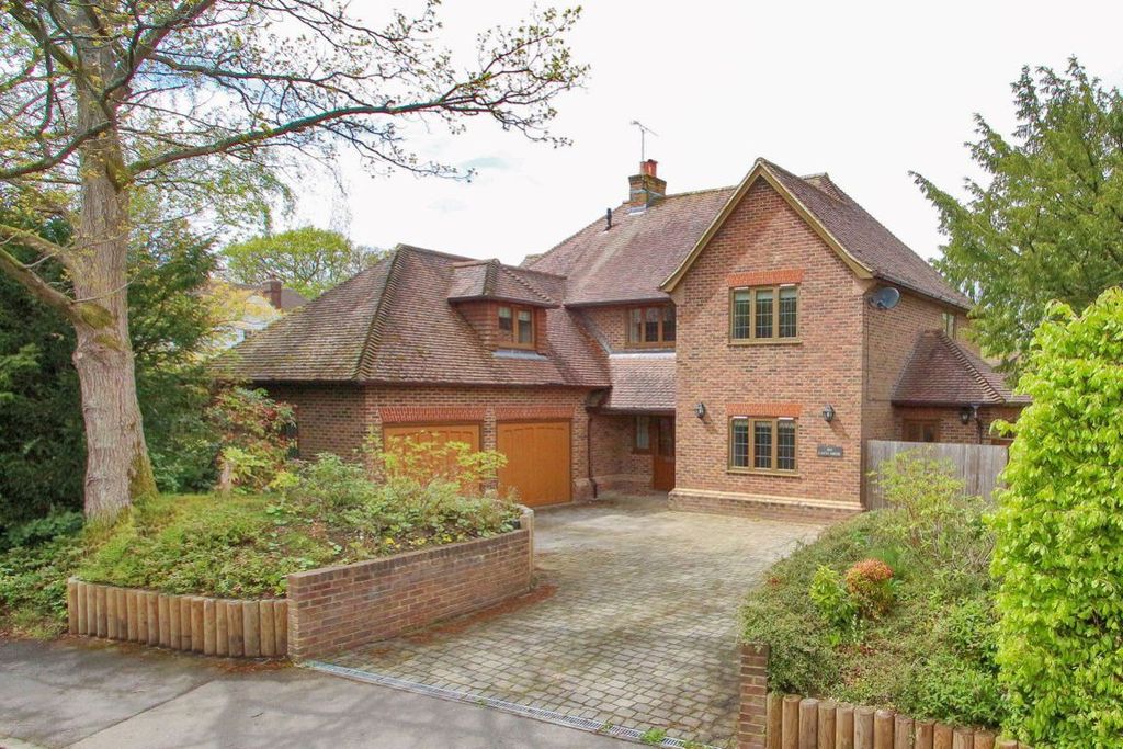 Property photo 2 of 10