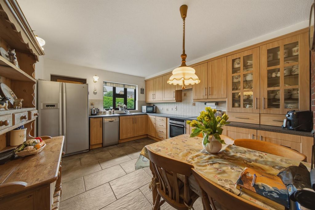 Property photo 2 of 14 Kitchen