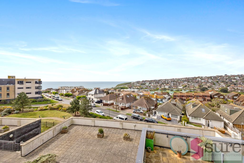 Property photo 3 of 15 Suez Way, Caspian Heights 20-012