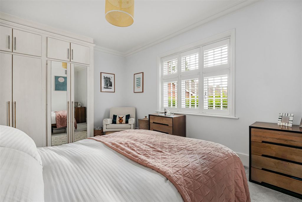 Additional image 8 of 2 bed flat for saleSomerlea, Court Road, Maidenhead SL6