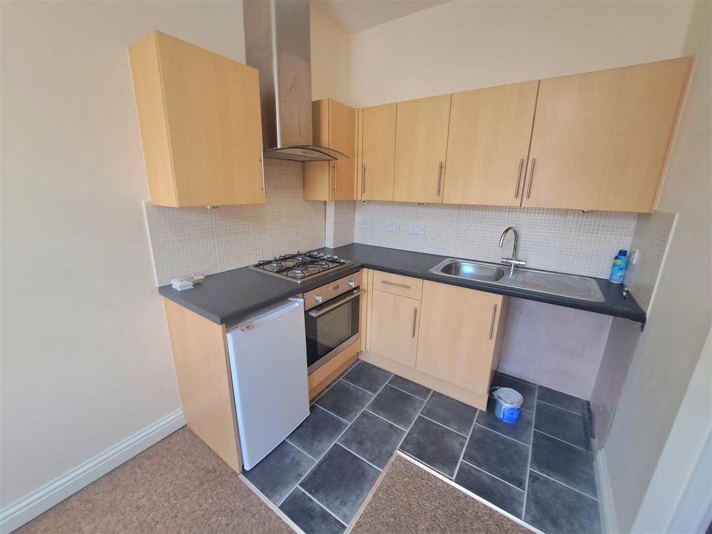 Property photo 3 of 5 Lounge Kitchenette