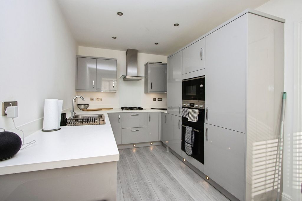 Property photo 3 of 23 Pbox-Img.Jpg