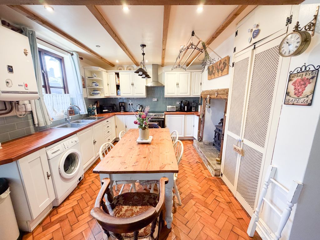 Property photo 2 of 31 Img_8329 2
