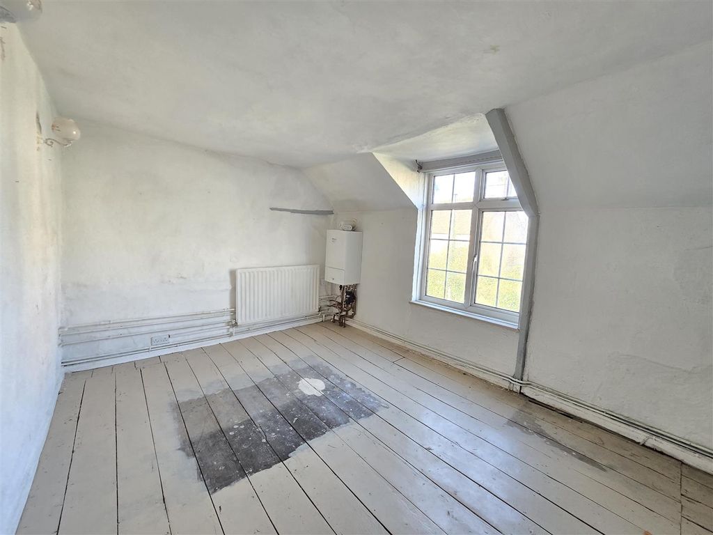 Property photo 3 of 11 Bedroom 2