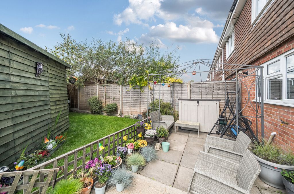 Property photo 3 of 12 1343720-8-68B5953...