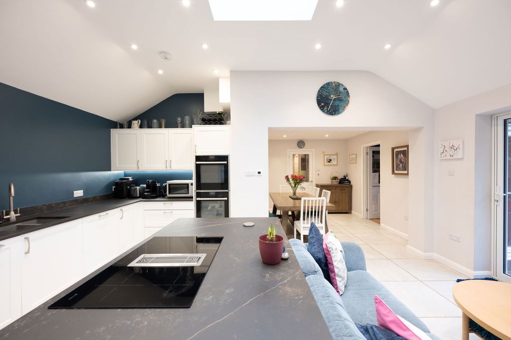 Property photo 1 of 35