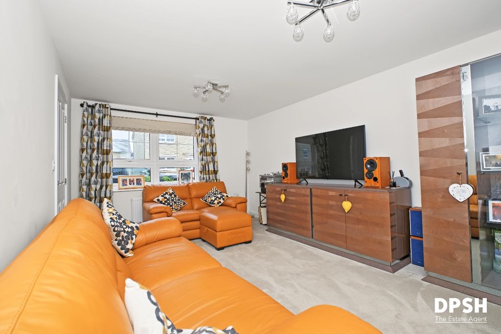 Property photo 3 of 42