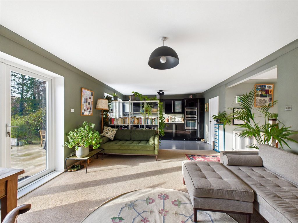 Property photo 3 of 13 3 - Picture No. 32