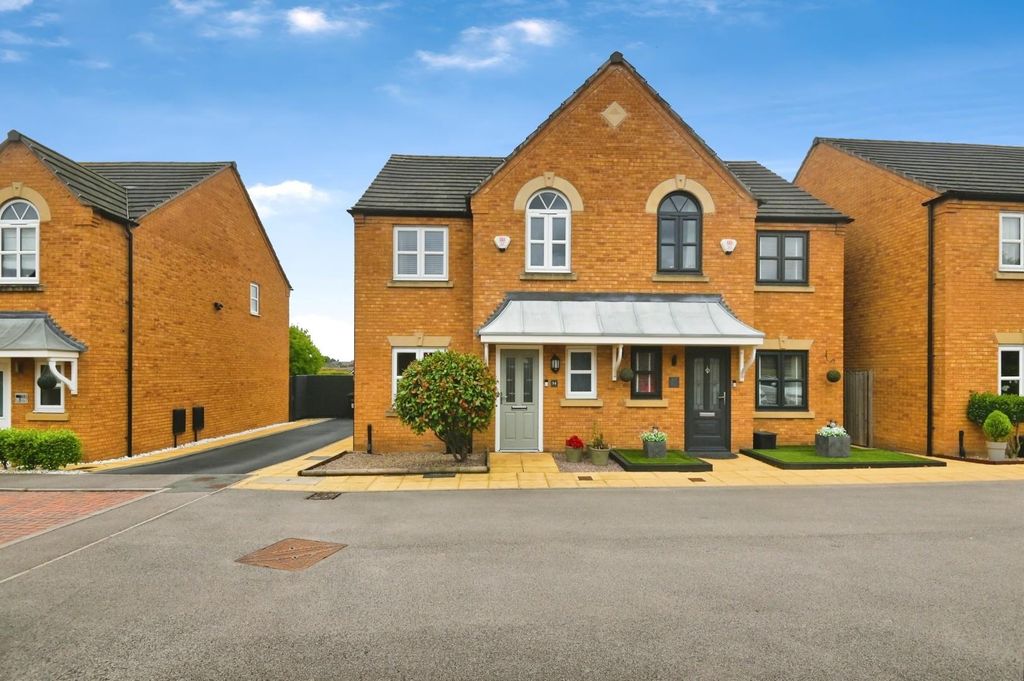 Property photo 1 of 26 84Cro27.Jpg