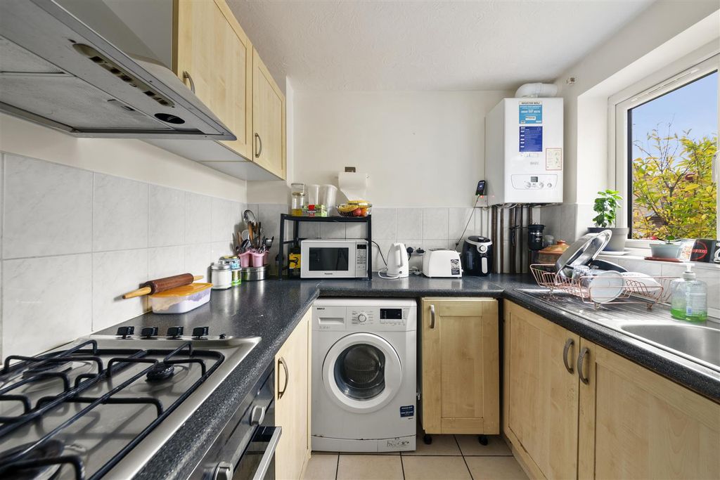 Property photo 2 of 14 6