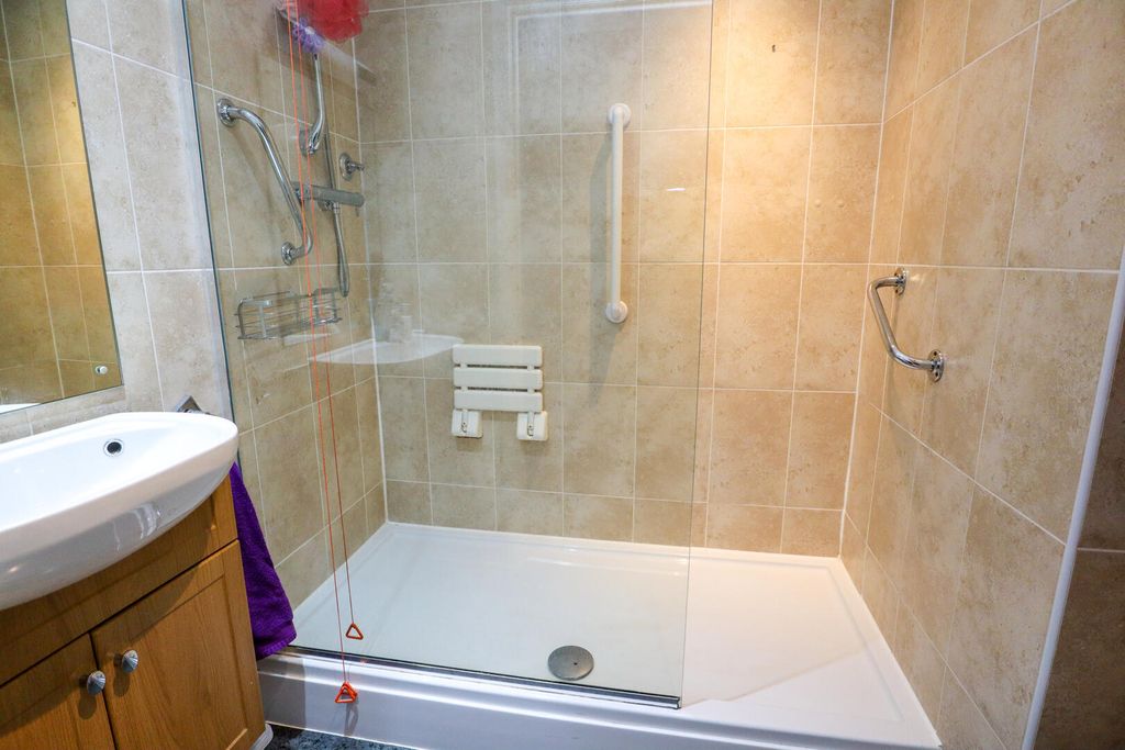 Additional image 6 of 1 bed flat for saleBrighton Road, Coulsdon CR5