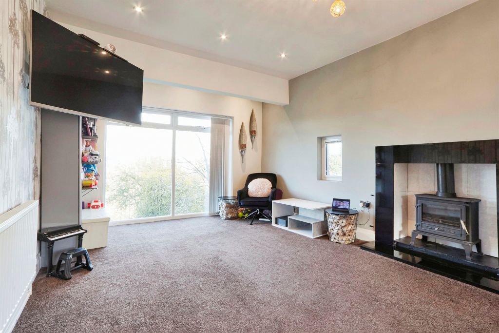 Property photo 3 of 21