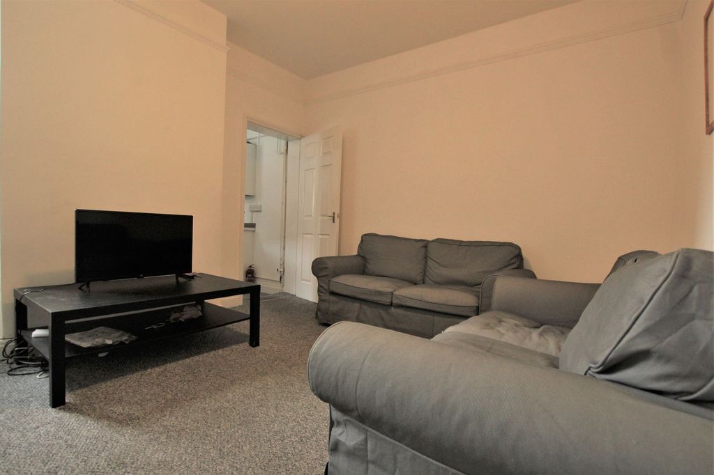 Property photo 2 of 6 Photo 11