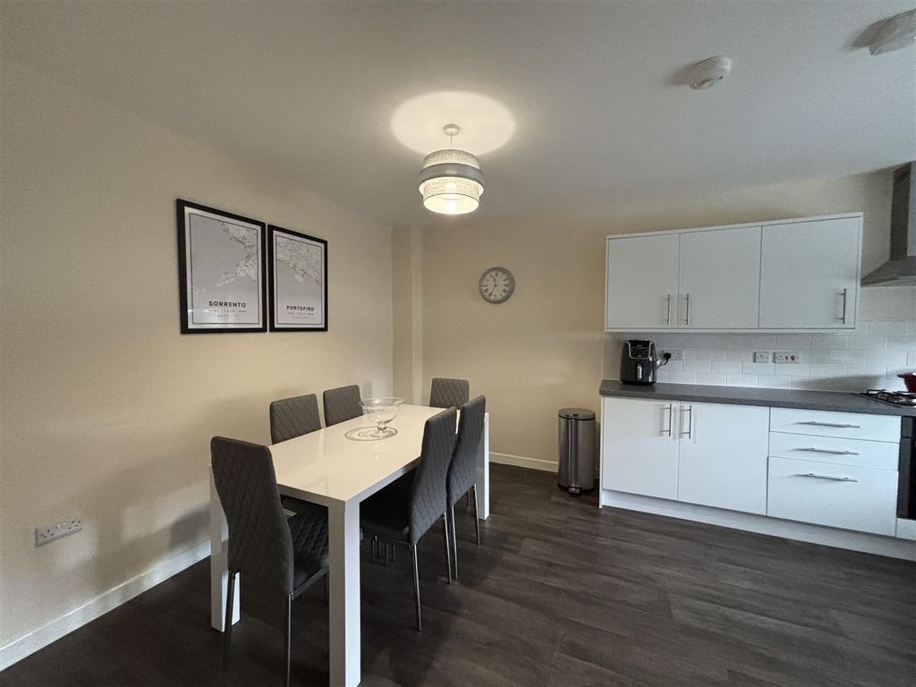 Property photo 3 of 15 Kitchen/Diner