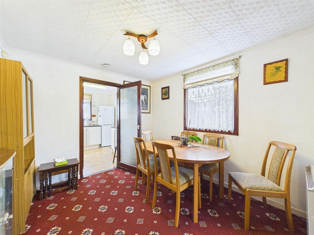 Property photo 3 of 13 3 - Bungalow Stoke Bishop.Jpg