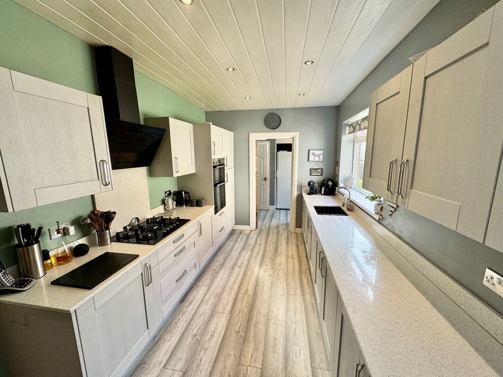 Property photo 3 of 15 Photo 4