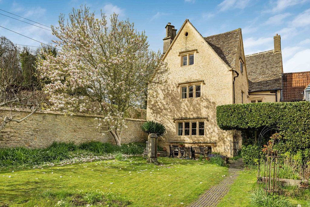 Property photo 1 of 35