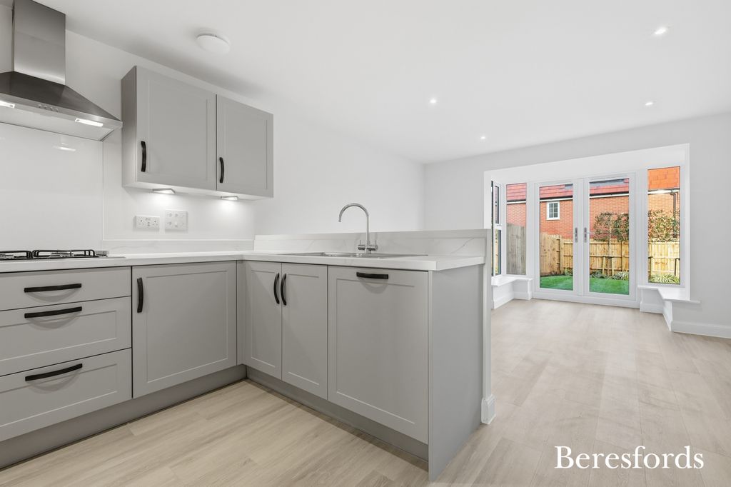 Property photo 2 of 11 Picture No. 12