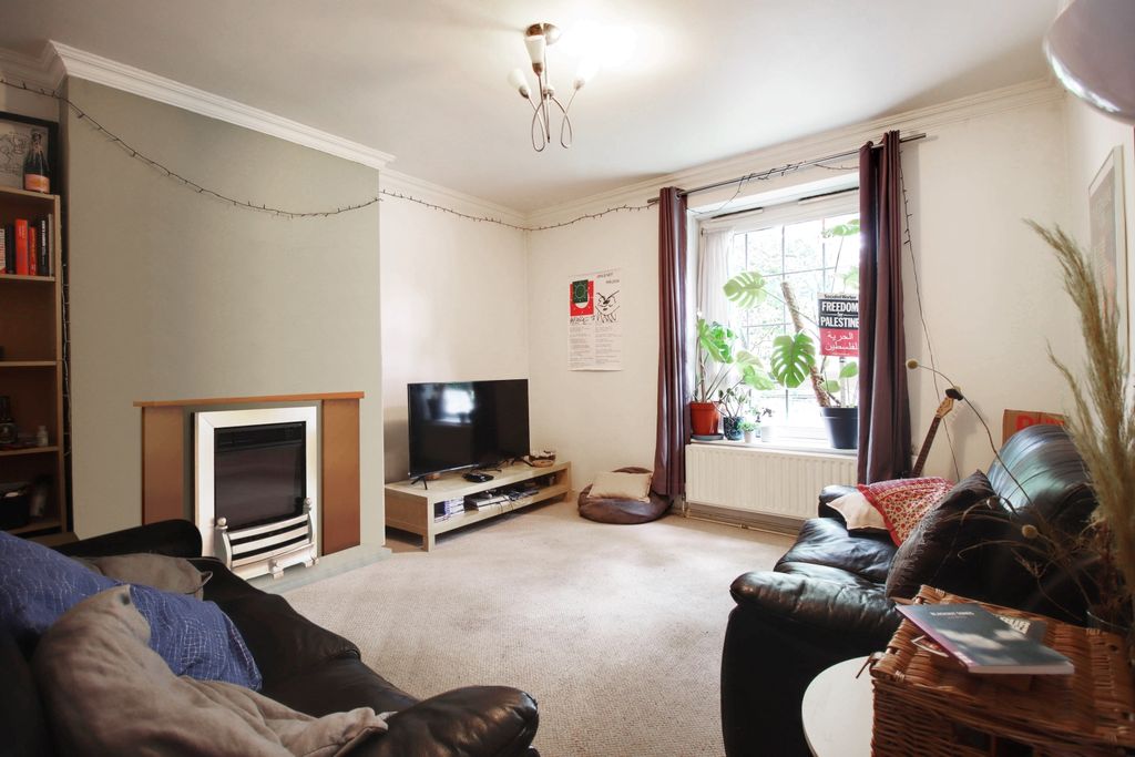 Property photo 2 of 9 Img_3208-Img_3210 2