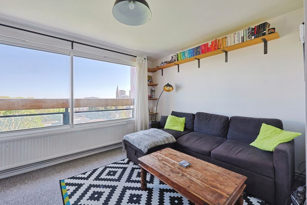 Property photo 3 of 14 Pbox-Img.Jpg