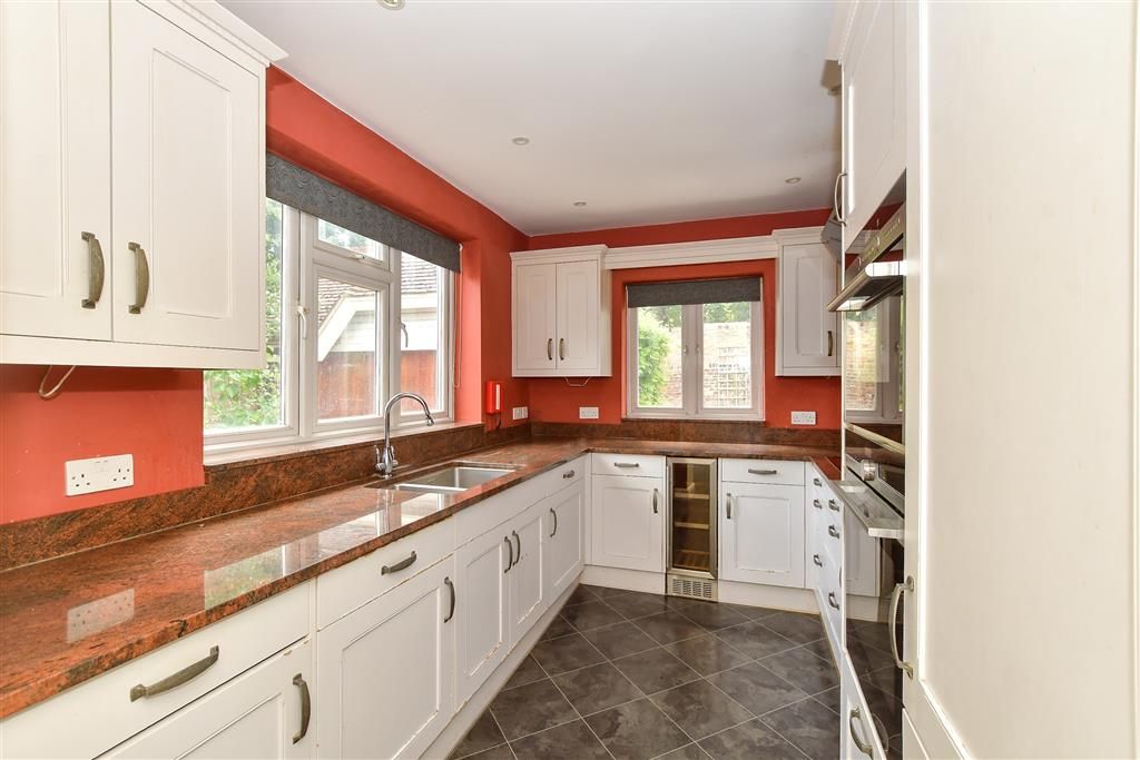 Property photo 2 of 17 Kitchen