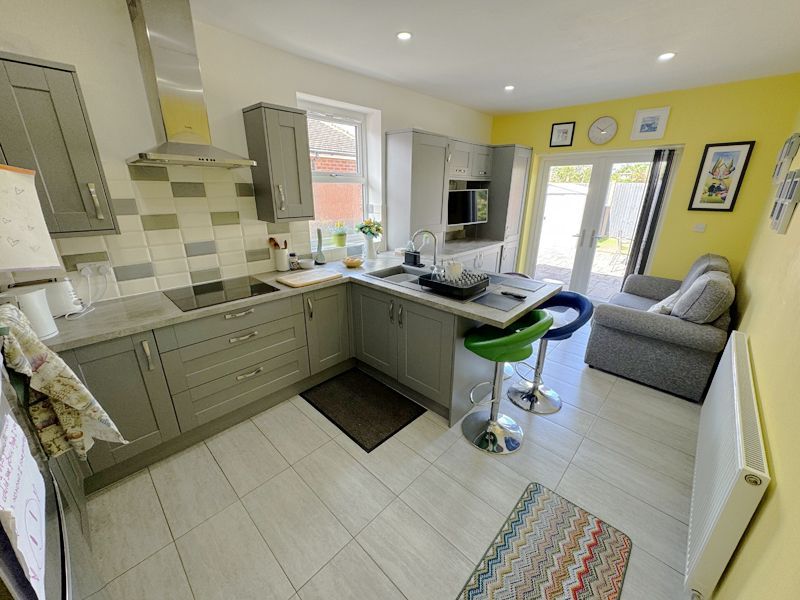 Property photo 2 of 22 Dining Kitchen