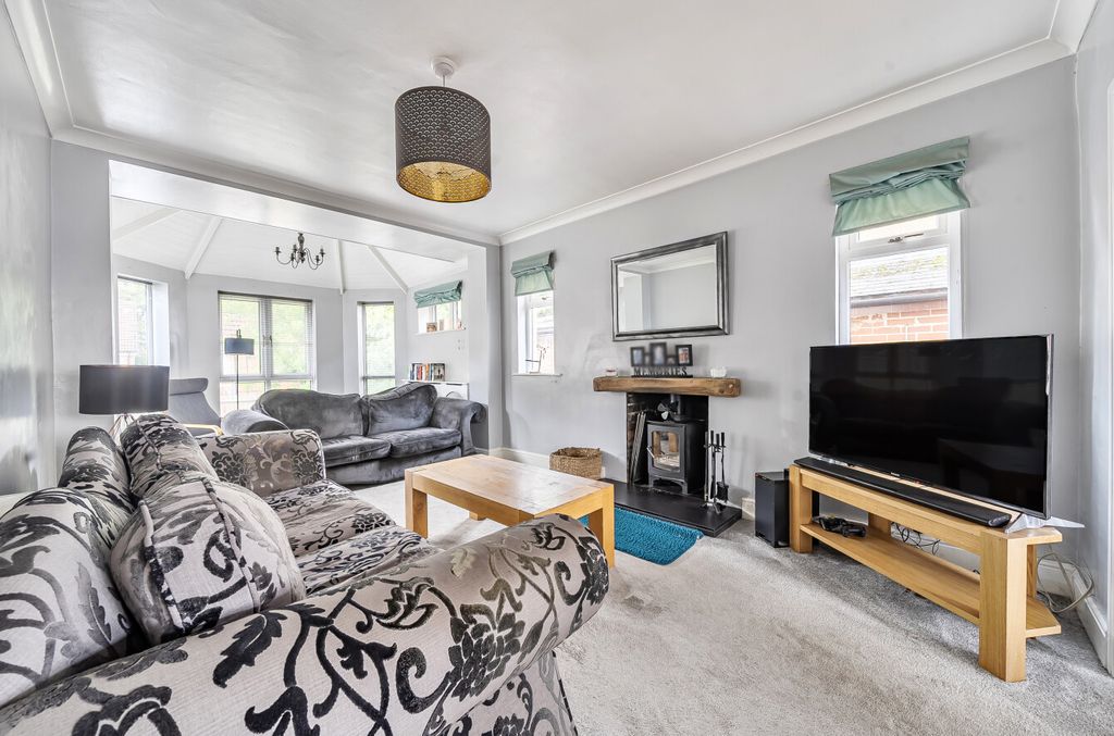 Property photo 2 of 15 1356281-3-68cc25B...