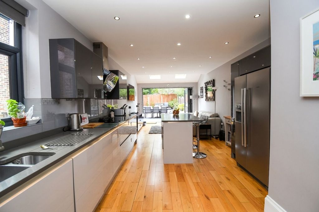 Property photo 1 of 22