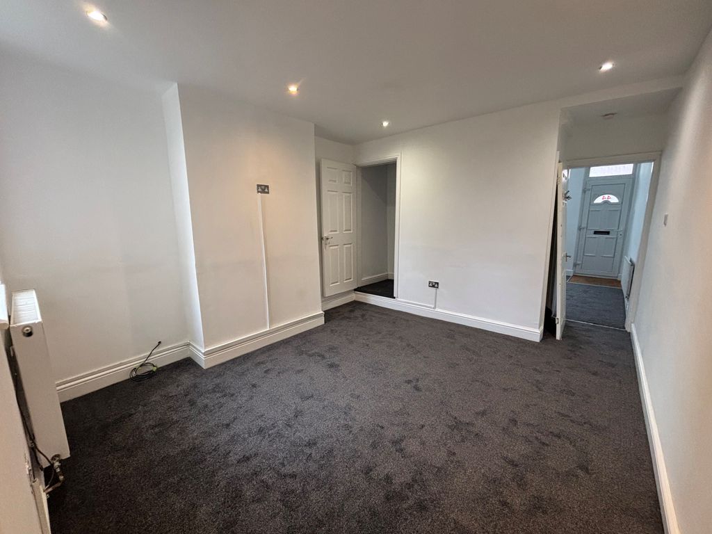 Property photo 3 of 10 Image