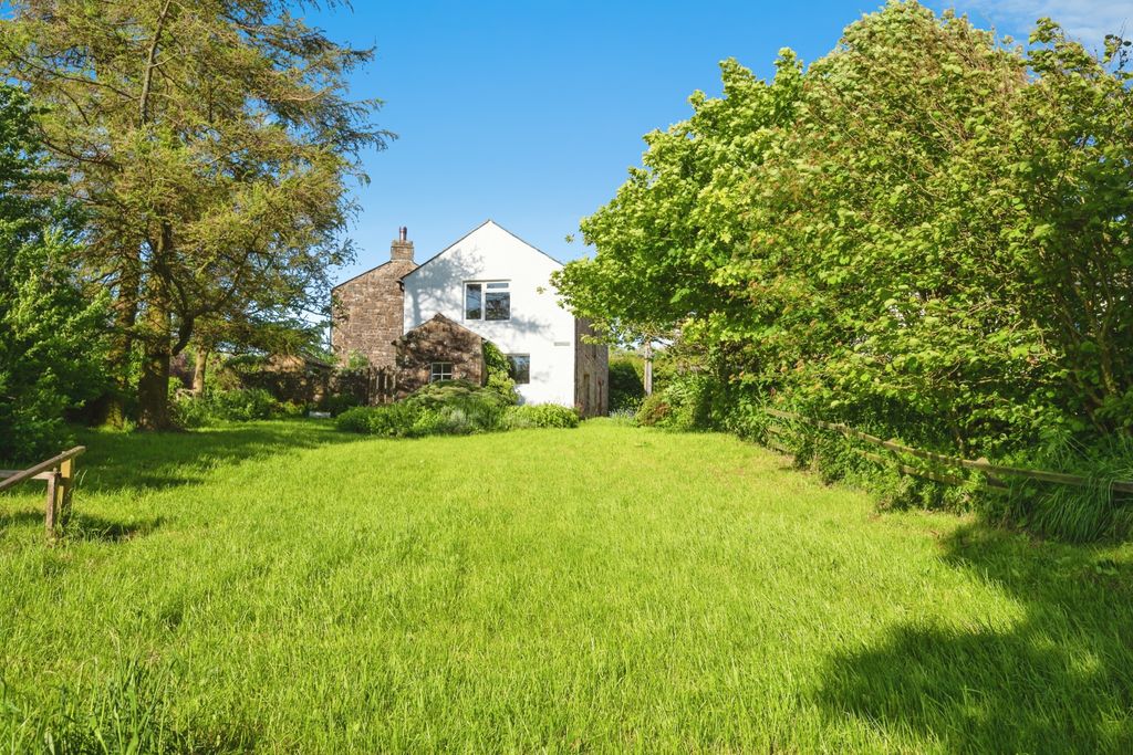 Property photo 1 of 11 Photography
